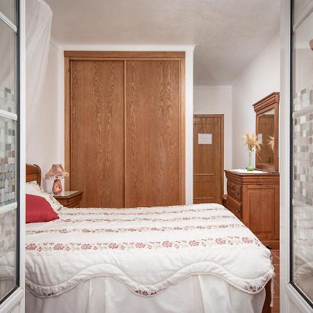 A Deolinda Guest House ซังติอาโก โด กาเซ็ง ภายนอก รูปภาพ