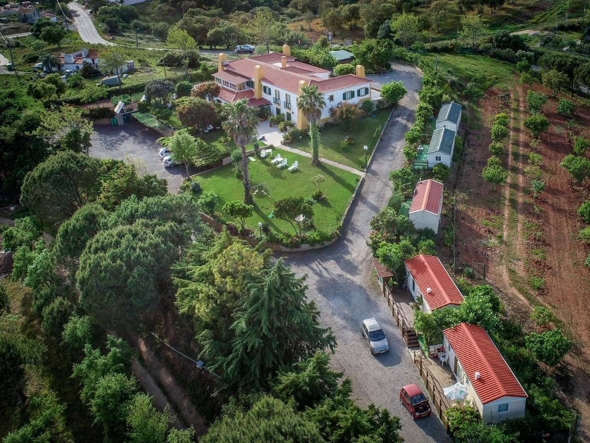 A Deolinda Guest House ซังติอาโก โด กาเซ็ง ภายนอก รูปภาพ