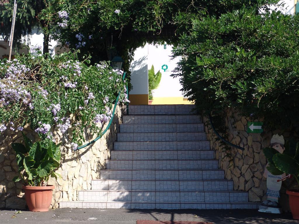 A Deolinda Guest House ซังติอาโก โด กาเซ็ง ภายนอก รูปภาพ