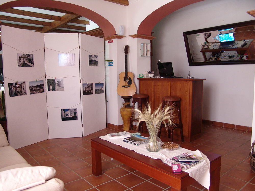 A Deolinda Guest House ซังติอาโก โด กาเซ็ง ภายนอก รูปภาพ