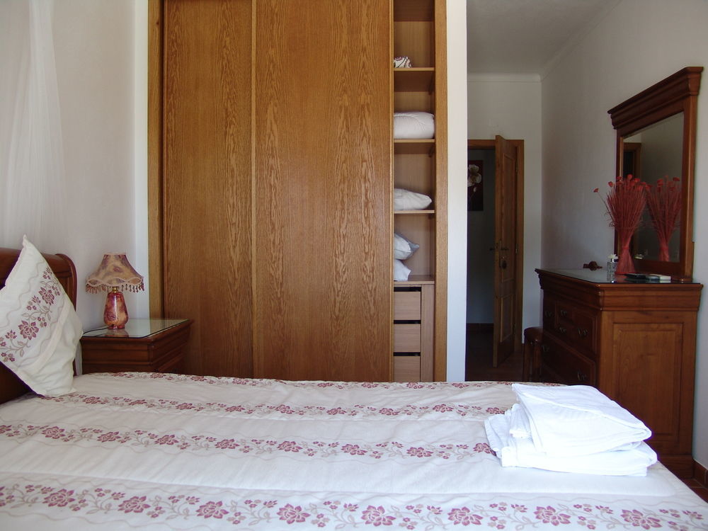 A Deolinda Guest House ซังติอาโก โด กาเซ็ง ภายนอก รูปภาพ