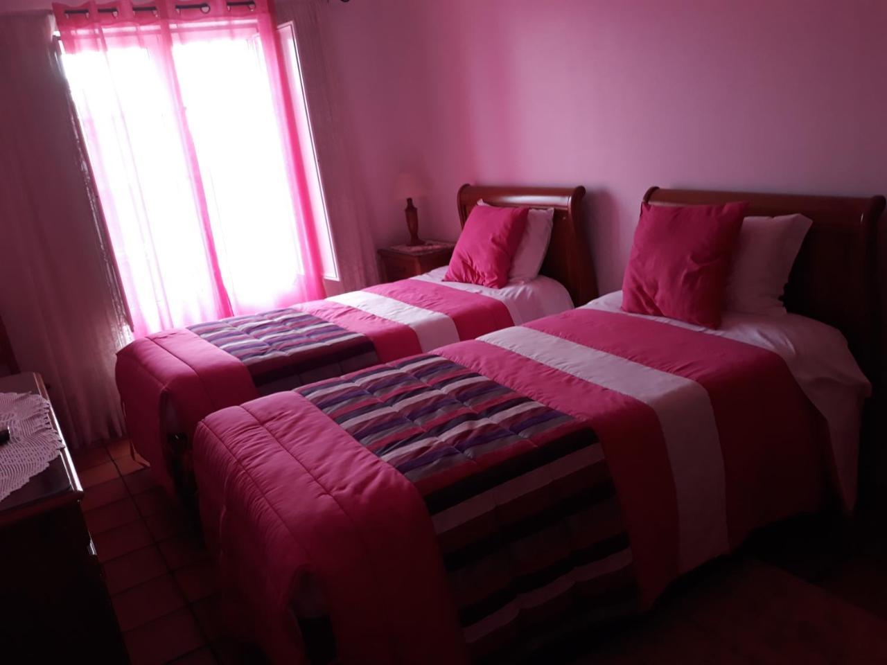 A Deolinda Guest House ซังติอาโก โด กาเซ็ง ภายนอก รูปภาพ